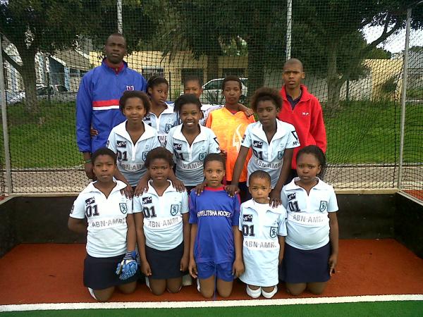 The U13 girls team. Photo by Gloria Baartman.