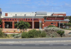 Photo of front of Khayelitsha Hospital