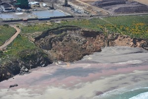 Photo of collapsed cliff at Tormin mine