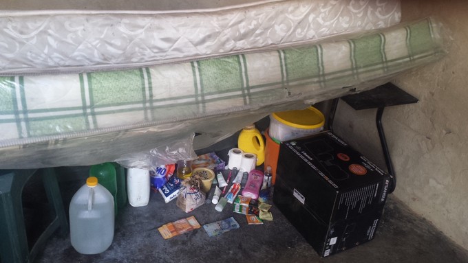 Photo of goods stocked under bed