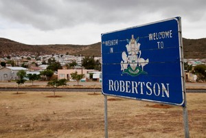 Photo of signpost to Robertson Winery