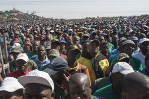 Photo of large crowd