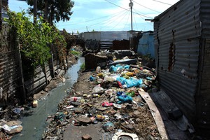 Photo of rubbish in ditch