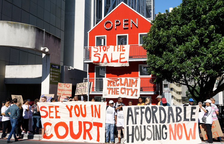 Photo of protest against sale of Tafelberg property