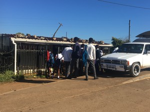 Children locked out of school for late-coming - Vimarsana News