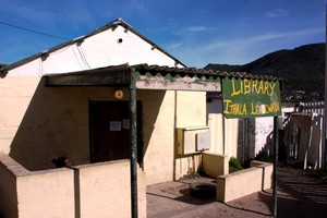 Photo of library in Imizamo Yethu
