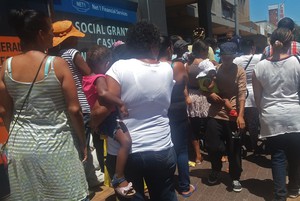 Photo of social grants queue