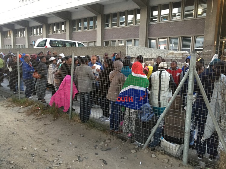 Photo of asylum seeker queue at Home Affairs