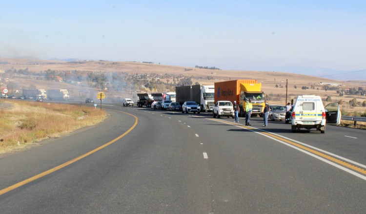Photo of N3 with police