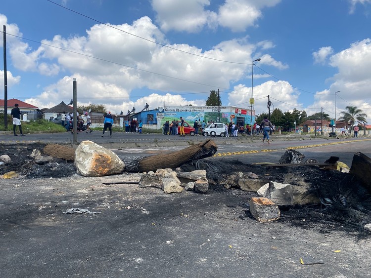 Power outage sparks days of protest in Joburg