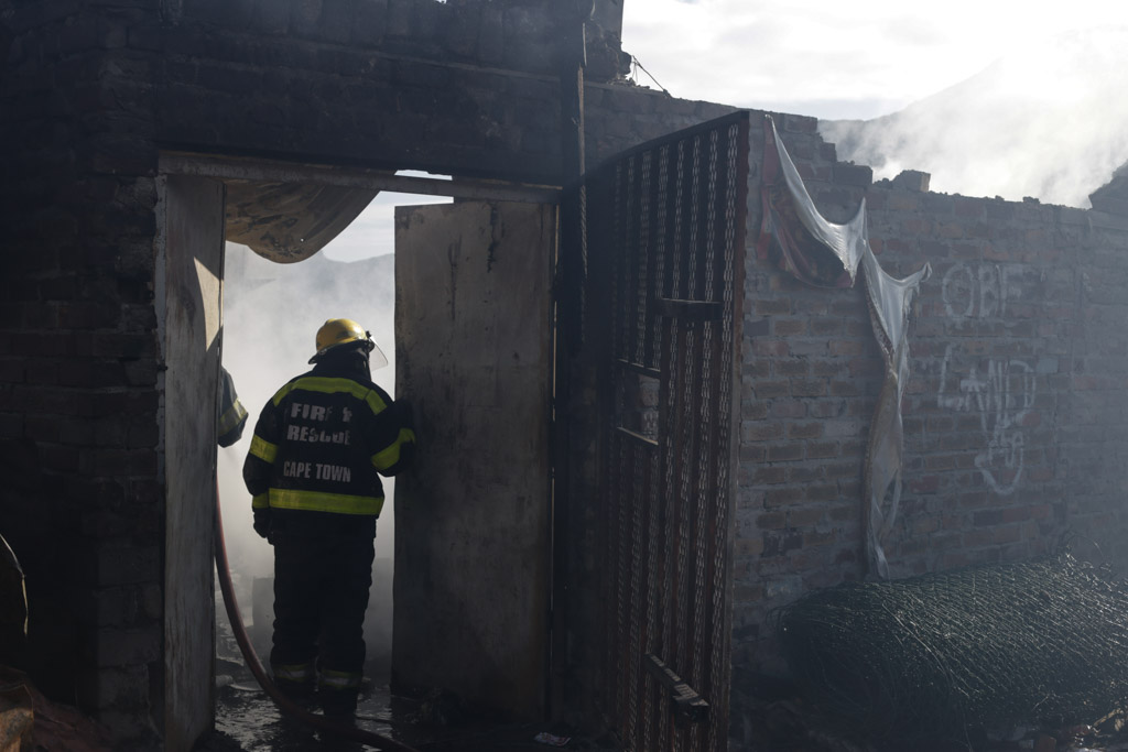 Fire leaves over 200 Hout Bay residents homeless here’s