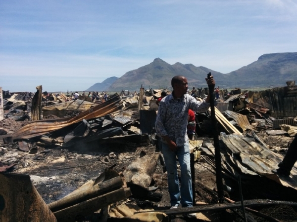 Photo of aftermath of fire in Masiphumelele.